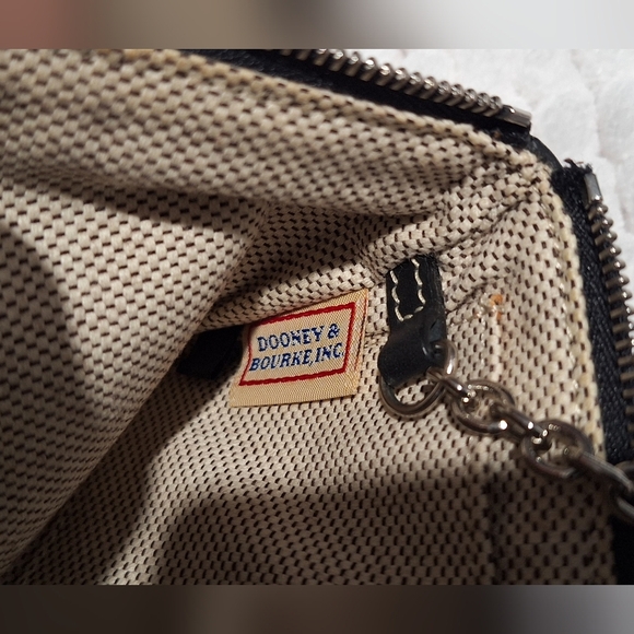 Dooney & Bourke Donegal Crest Monogram Domed wristlet - Picture 2 of 3